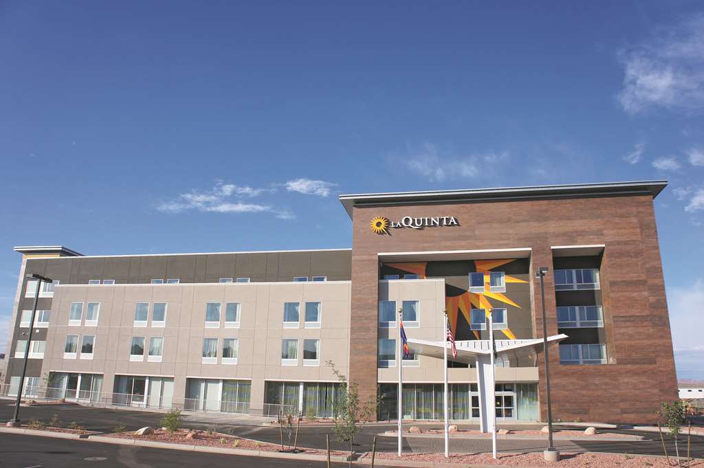 La Quinta By Wyndham Page At Lake Powell Hotel Exterior photo