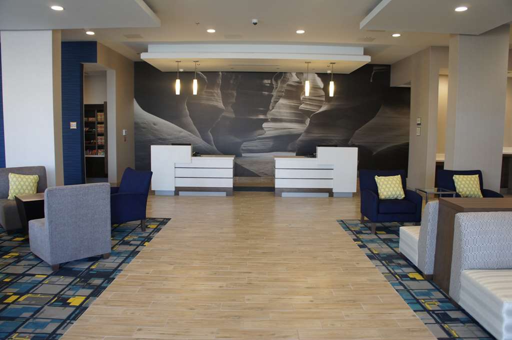 La Quinta By Wyndham Page At Lake Powell Hotel Interior photo